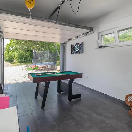 Awesome In With Jacuzzi Semesterbostad Drivenik