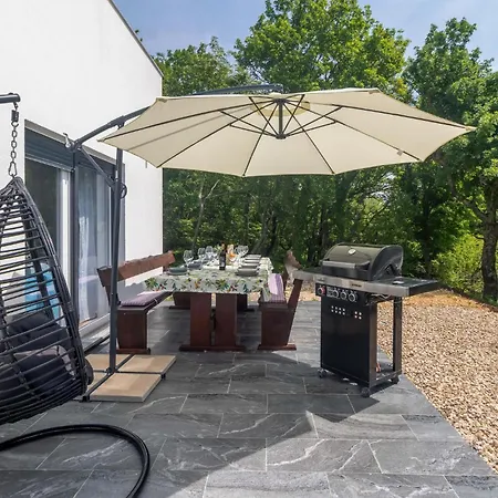 Semesterbostad Awesome In With Jacuzzi Drivenik