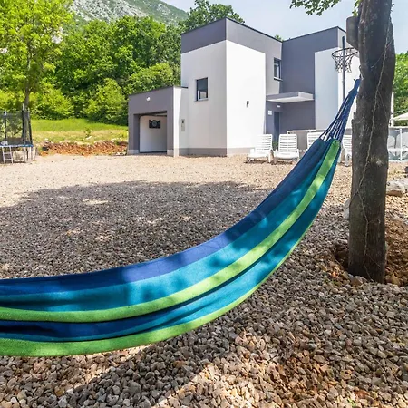 Semesterbostad Awesome In With Jacuzzi